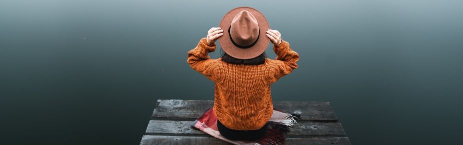 girl with hat, lake